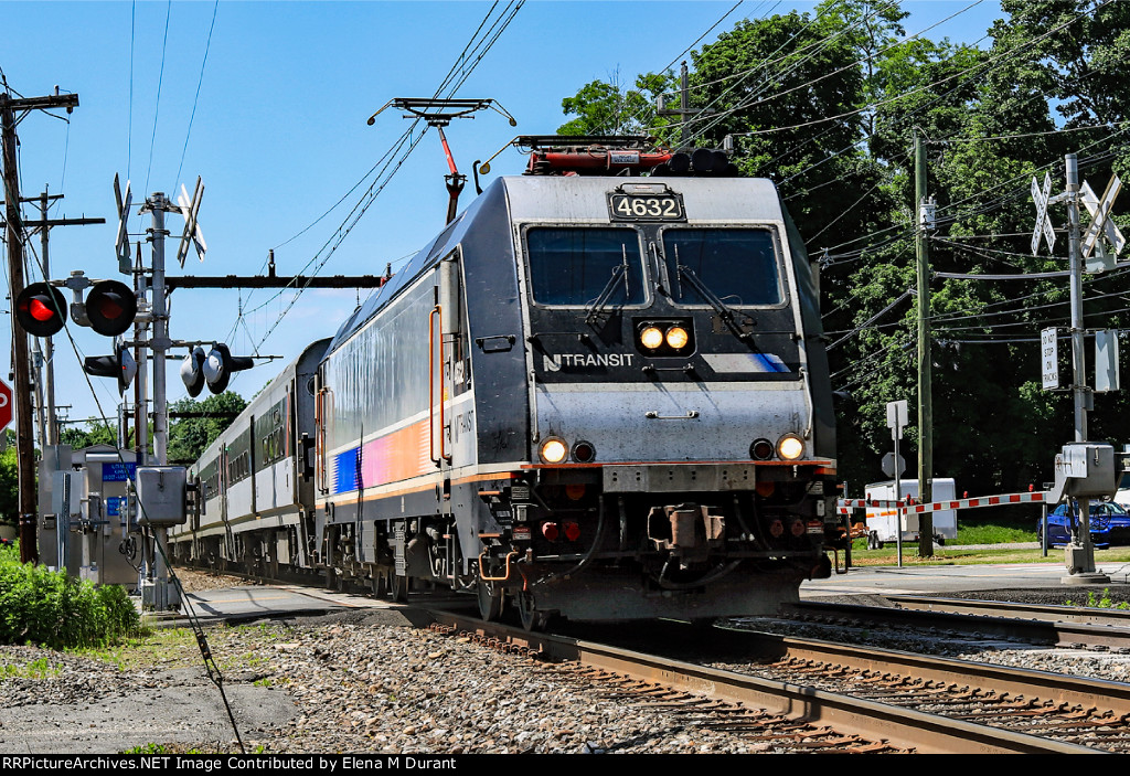 NJT 4632 on train 6650